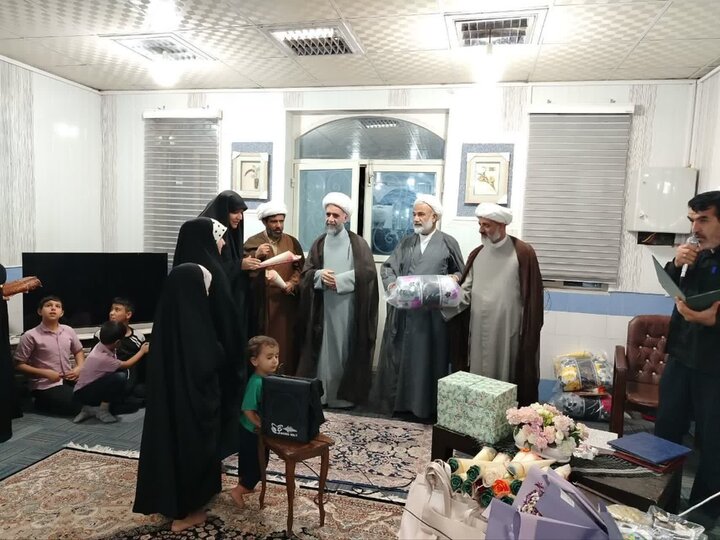 تصاویر/ مراسم تجلیل از اساتید حوزه علمیه خواهران در برازجان
