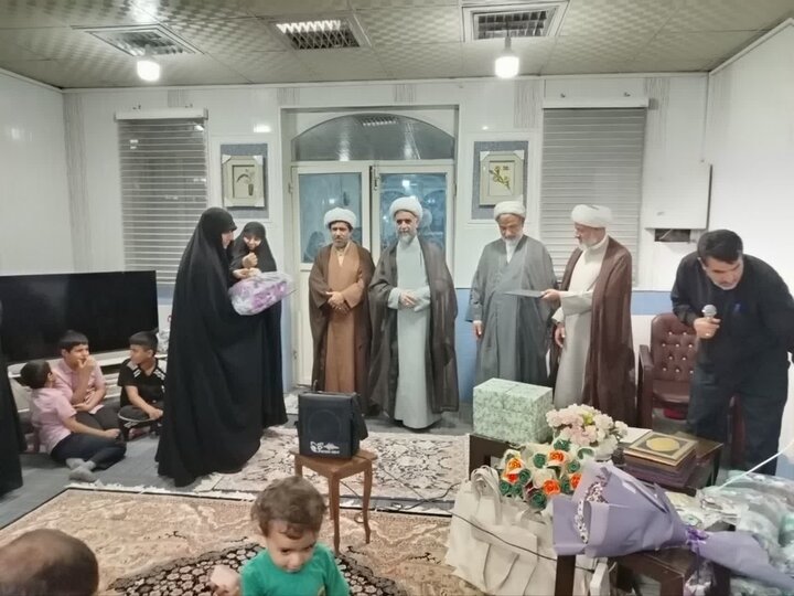 تصاویر/ مراسم تجلیل از اساتید حوزه علمیه خواهران در برازجان