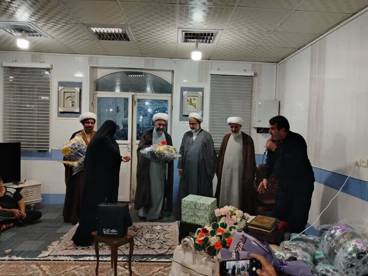 تصاویر/ مراسم تجلیل از اساتید حوزه علمیه خواهران در برازجان