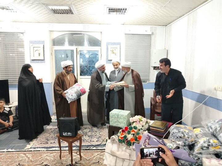 تصاویر/ مراسم تجلیل از اساتید حوزه علمیه خواهران در برازجان