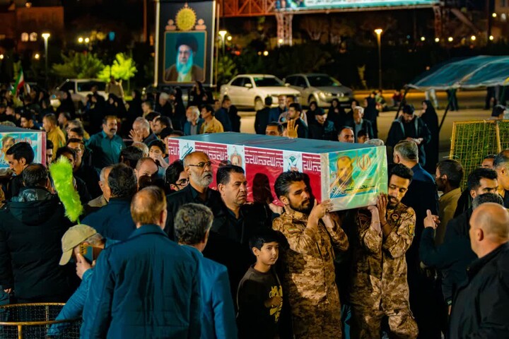 تصاویر / وداع با ۱۴ شهید گردان تخریب استان زنجان
