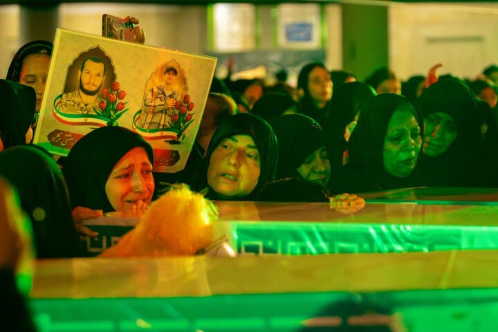 تصاویر / وداع با ۱۴ شهید گردان تخریب استان زنجان