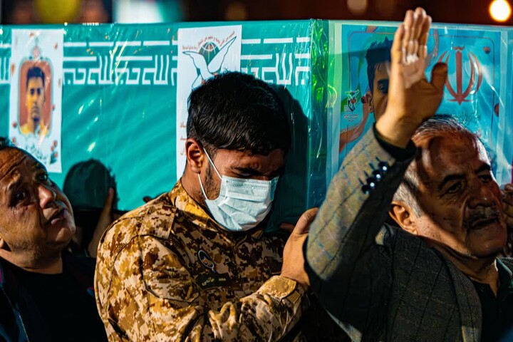 تصاویر / وداع با ۱۴ شهید گردان تخریب استان زنجان