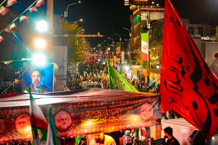 تصاویر / وداع با ۱۴ شهید گردان تخریب استان زنجان
