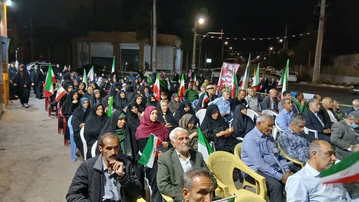 تصاویر / اجتماع شبانه مردمی شریف شهر آرادان در میدان امام خمینی (ره)