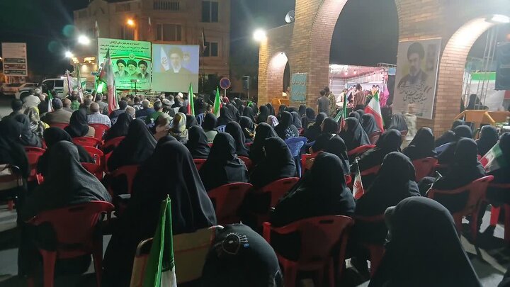 تصاویر / اجتماع شبانه مردمی شریف شهر آرادان در میدان امام خمینی (ره)
