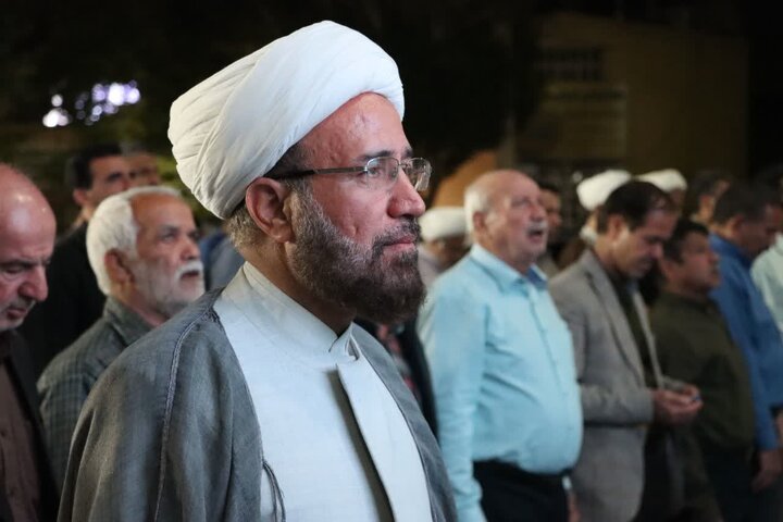 تصاویر/ اقامه نماز استغاثه به امام زمان عجل الله تعالی فرجه الشریف در پارک معلم شهر مجومرد