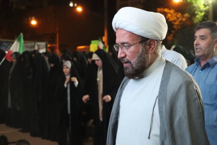 تصاویر/ اقامه نماز استغاثه به امام زمان عجل الله تعالی فرجه الشریف در پارک معلم شهر مجومرد