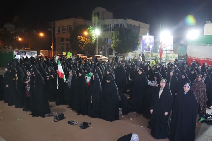 تصاویر/ اقامه نماز استغاثه به امام زمان عجل الله تعالی فرجه الشریف در پارک معلم شهر مجومرد
