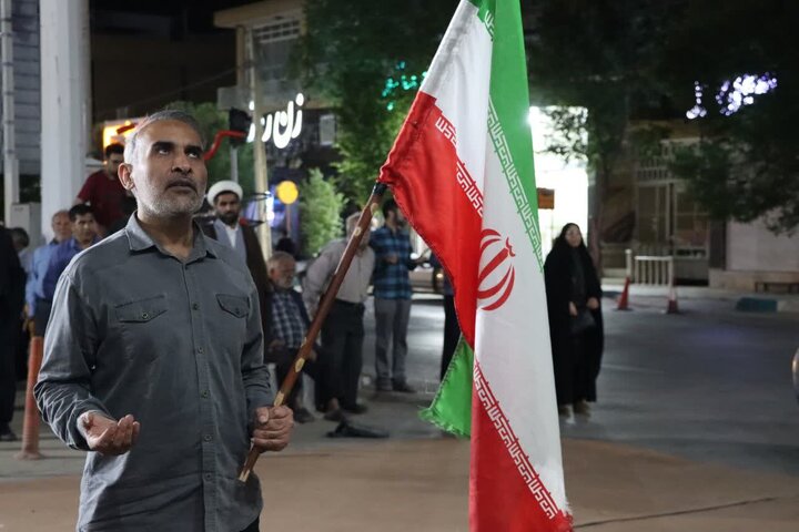 تصاویر/ اقامه نماز استغاثه به امام زمان عجل الله تعالی فرجه الشریف در پارک معلم شهر مجومرد