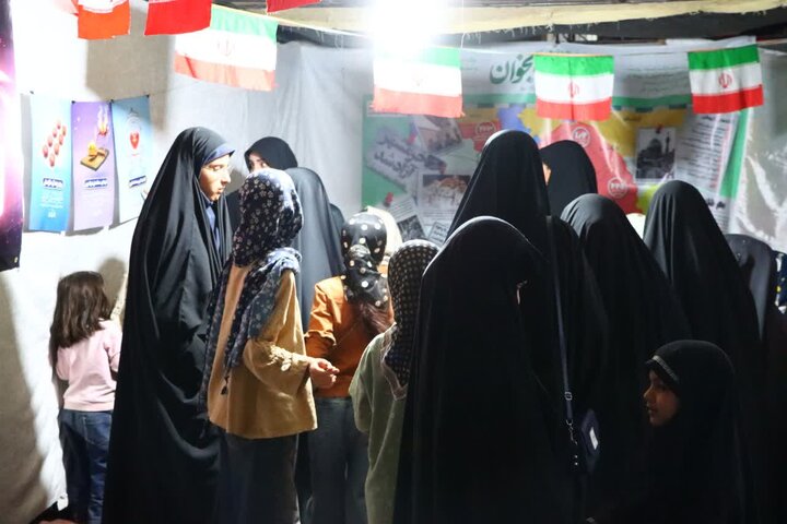 تصاویر/ اقامه نماز استغاثه به امام زمان عجل الله تعالی فرجه الشریف در پارک معلم شهر مجومرد
