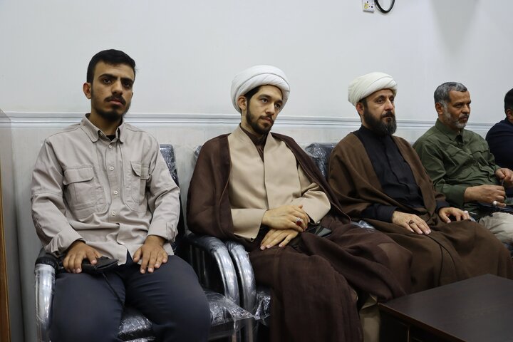دیدار کادر اتحادیه انجمن های اسلامی دانش آموزان استان با نماینده ولی فقیه در خوزستان