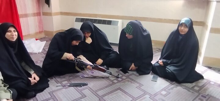 تصاویر/برگزاری دوره‌های آموزشی کار با اسلحه و امداد و نجات ویژه طلاب لرستانی