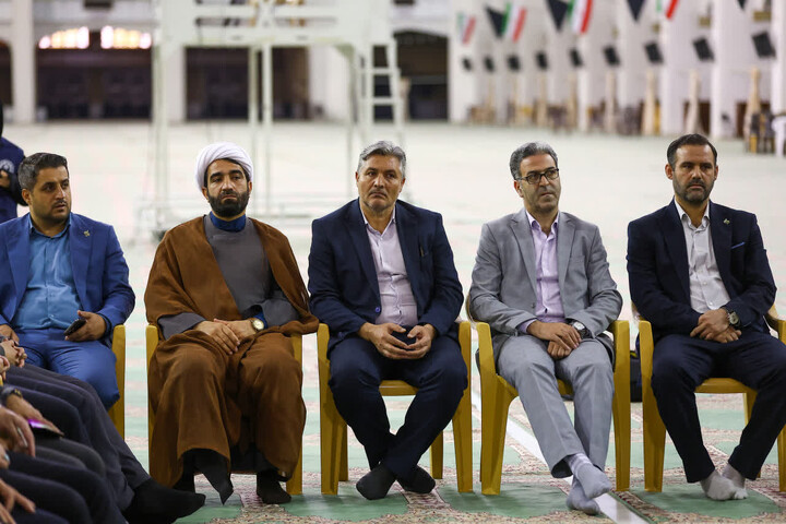 تصاویر / دیدار مدیرکل آموزش و پرورش و معلمان نمونه با نماینده ولی‌فقیه در آذربایجان‌شرقی
