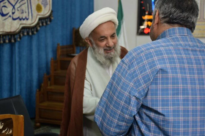 تصاویر/ تجلیل حجت الاسلام و المسلمین روحانی از خادمان و زحمتکشان مدرسه علمیه خاتم الانبیاء بابل