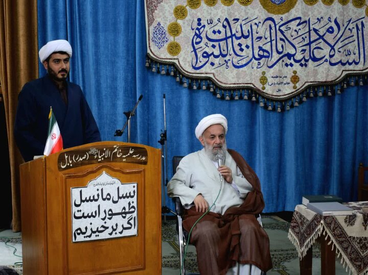 تصاویر/ تجلیل حجت الاسلام و المسلمین روحانی از خادمان و زحمتکشان مدرسه علمیه خاتم الانبیاء بابل