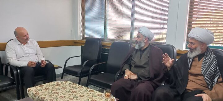 دیدار امام جمعه دابودشت با مدیر اداره آموزش وپرورش شهرستان آمل