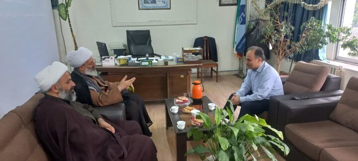 تصاویر/ دیدار امام جمعه دابودشت با مدیر اداره مخابرات شهرستان آمل