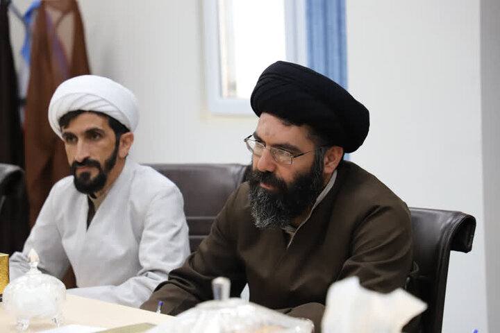 تصاویر/ جلسه تشکیل کانون دانش آموختگان طلاب شاغل در آموزش و پرورش کردستان