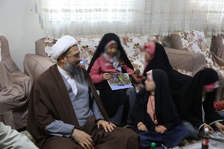 تصاویر / حضور نماینده ولی فقیه در استان همدان در جمع کودکان بی سرپرست موسسه خیریه گل‌های نسیم