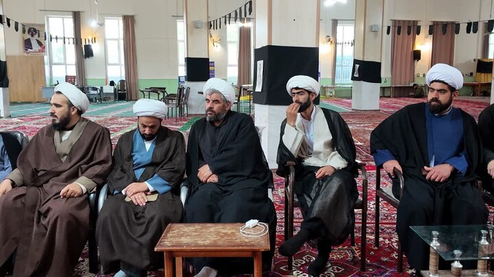 تصاویر | نشست روحانیت شهرستان جلفا در دفتر امام جمعه هادیشهر