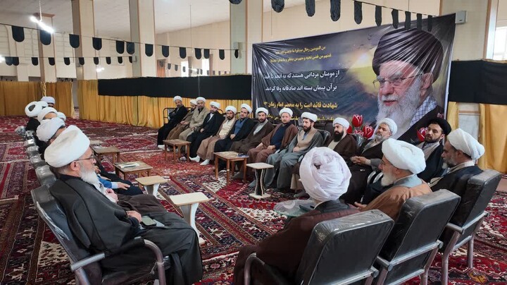 تصاویر | نشست روحانیت شهرستان جلفا در دفتر امام جمعه هادیشهر