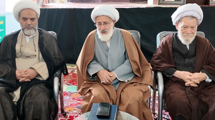 تصاویر | نشست روحانیت شهرستان جلفا در دفتر امام جمعه هادیشهر