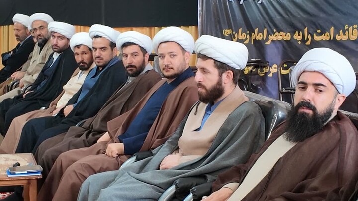 تصاویر | نشست روحانیت شهرستان جلفا در دفتر امام جمعه هادیشهر