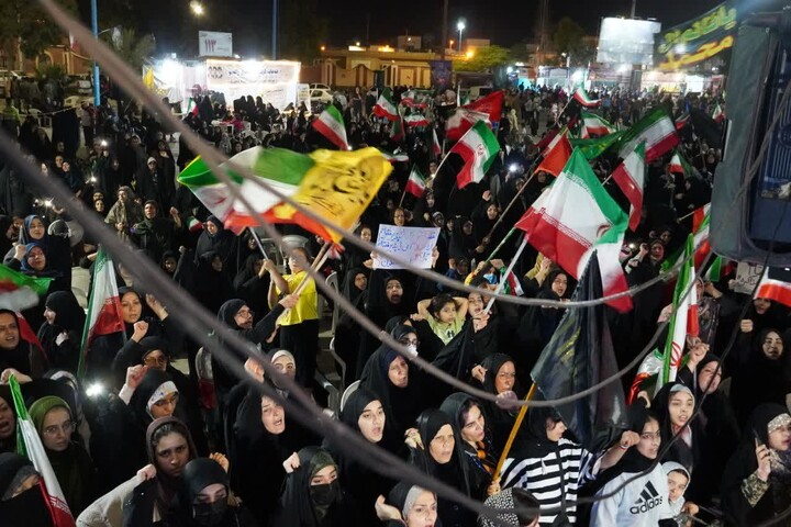 تصاویر/اجتماع پرشور مردم انقلابی شهرستان امیدیه با سخنرانی عضو مجلس خبرگان رهبری