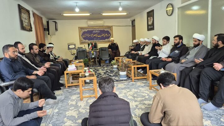 تصاویر/ نشست تبیینی طلاب مدرسه علمیه ولیعصر(عج)  آستارا