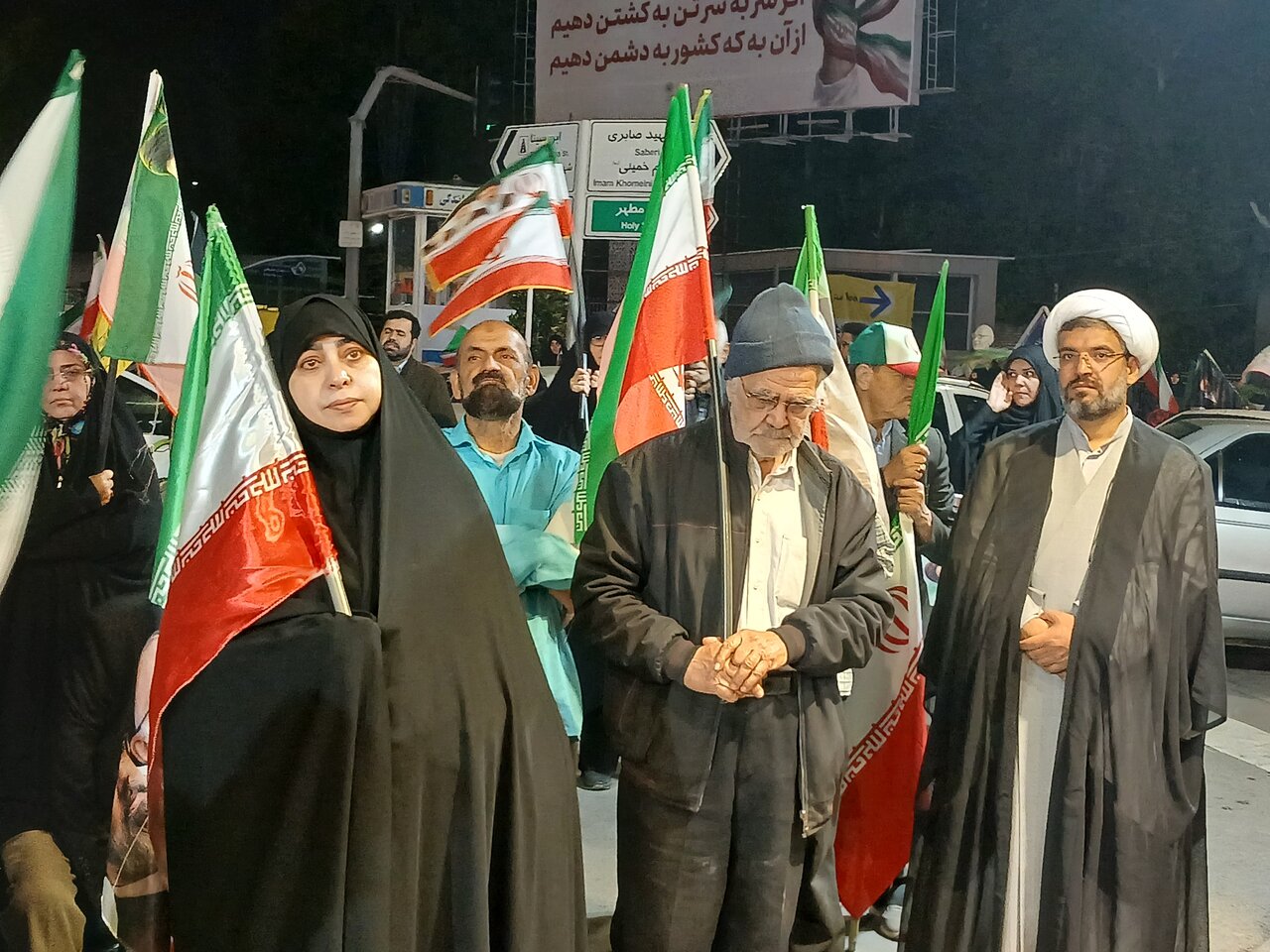 اجتماع مردمی عرصه میدان شریعتی مشهد باحضور اقشار مختلف