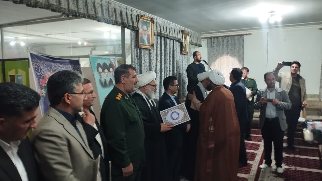 تجلیل از مقام استاد در مراسم گرامیداشت هفته معلم در میاندوآب+ تصاویر