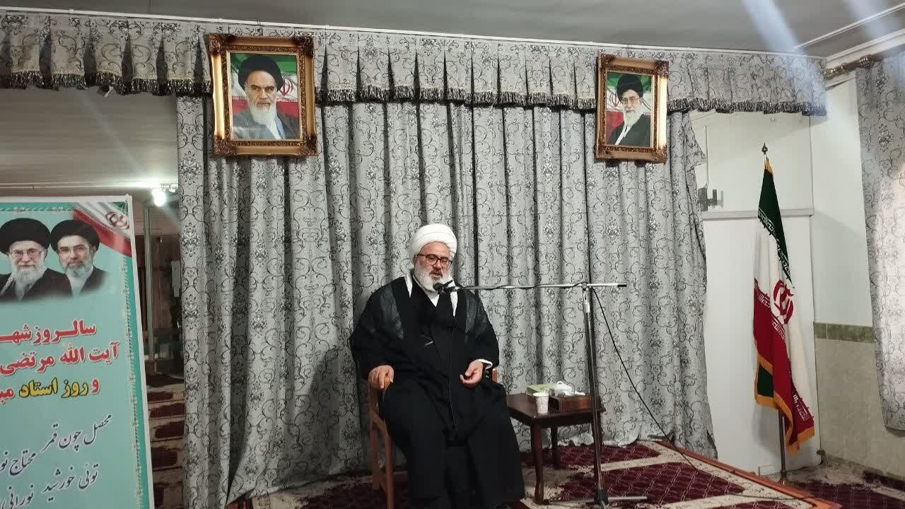 تجلیل از مقام استاد در مراسم گرامیداشت هفته معلم در میاندوآب+ تصاویر