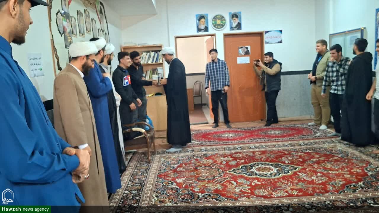تصاویر/ آیین تقدیر از اساتید و کادر اجرایی مدرسه علمیه صاحب الزمان(عج) اسدآباد