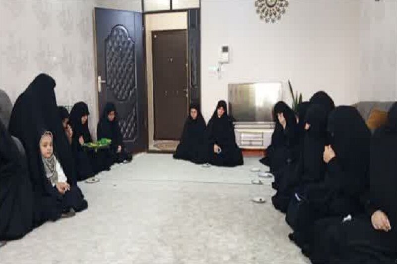 توزیع گوشت نذری مدرسه علمیه فاطمهالزهرا(س) در اسلام آباد غرب