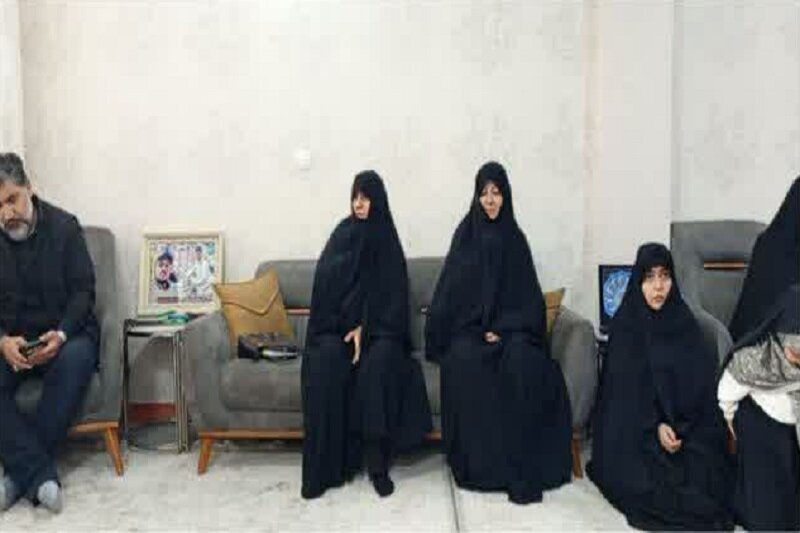 توزیع گوشت نذری مدرسه علمیه فاطمهالزهرا(س) در اسلام آباد غرب