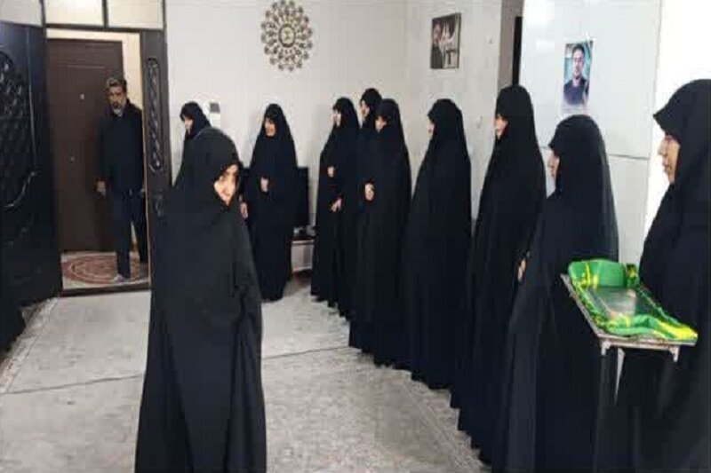 توزیع گوشت نذری مدرسه علمیه فاطمهالزهرا(س) در اسلام آباد غرب
