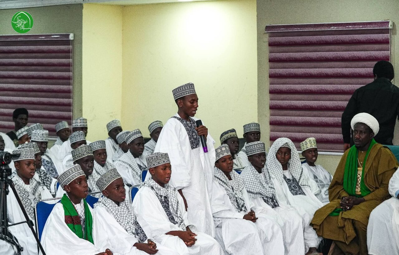 Mémorisateurs du Saint Coran au Nigeria ont rendu hommage à la mémoire des élèves martyrs de Minab