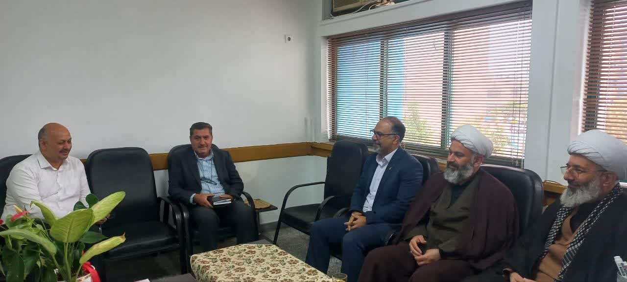 تصاویر/ دیدار امام جمعه دابودشت با مدیر اداره آموزش وپرورش شهرستان آمل