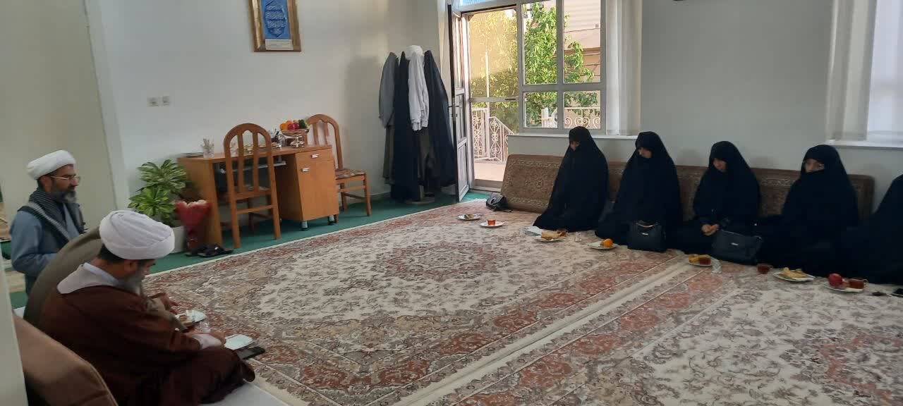 تربیت نسلی متناسب با آموزه‌های اسلام از اهداف راهبردی انقلاب اسلامی است