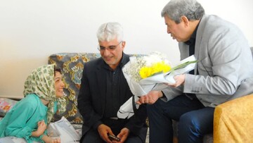 معاون وزیر و رئیس سازمان بهزیستی کشور با هنرمند توانیاب آران و بیدگلی دیدار کرد
