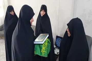 دیدار مسئولان حوزه علمیه خواهران کرمانشاه با خانواده شهید یاوری+تصاویر