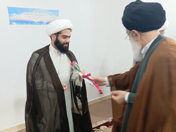 تصاویر/ تقدیر از اساتید برتر مدرسه علمیه نائب الصدر رشت