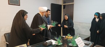 تصاویر/ دیدار مربیان موسسه قرآنی صاحب الزمان (عج)با امام جمعه ساوه