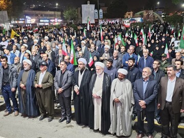 تصاویر/ قاب‌هایی از ایستادگی و همدلی؛ تجلی عشق به وطن و عهد با ولایت در دیار سنندج