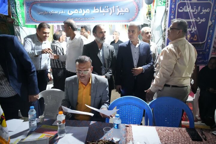 تصاویر/ میز خدمت دستگاه‌های اجرایی استان بوشهر در تجمعات شبانه