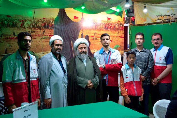 تصاویر حوزه. امام جمعه شهرستان آران و بیدگل همراه با حجت الاسلام ادیب یزدی در تجمعات شبانه پرشور مردم آران و بیدگل