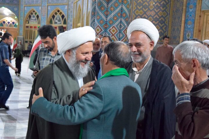 تصاویر حوزه. امام جمعه شهرستان آران و بیدگل همراه با حجت الاسلام ادیب یزدی در تجمعات شبانه پرشور مردم آران و بیدگل