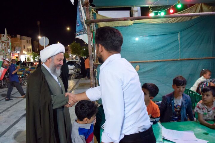 تصاویر حوزه. امام جمعه شهرستان آران و بیدگل همراه با حجت الاسلام ادیب یزدی در تجمعات شبانه پرشور مردم آران و بیدگل