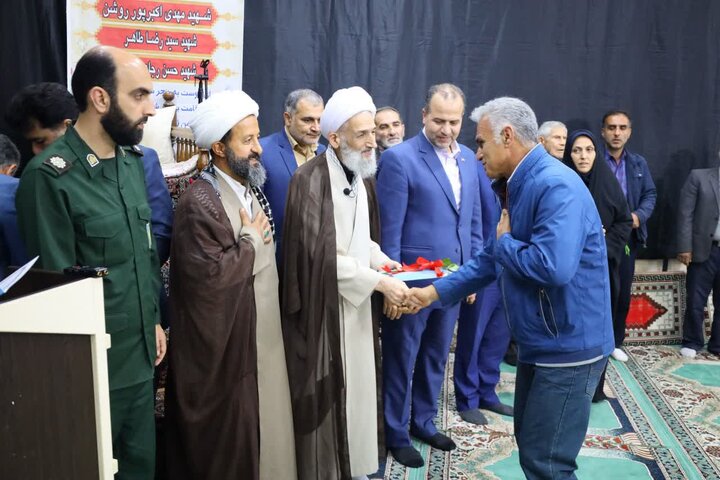 تصاویر/ حضور نماینده ولی فقیه در مسجد جامع شهر گتاب